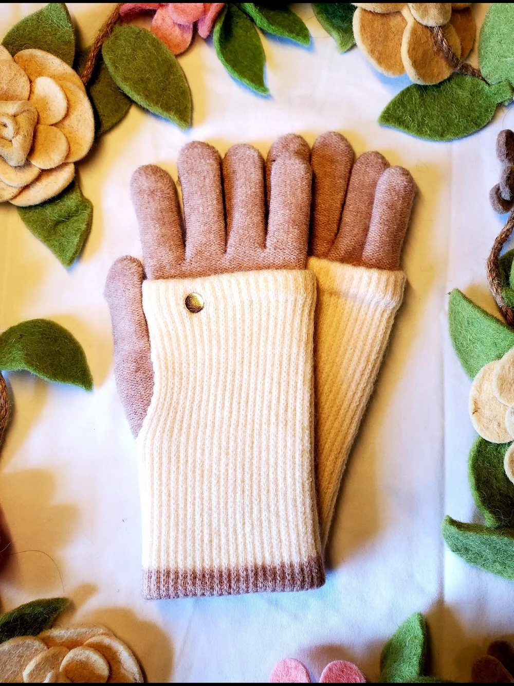 Cream and Light Brown Women Ribbed Knit Mittens